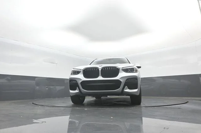 Used 2021 Silver BMW xDrive30i image 41