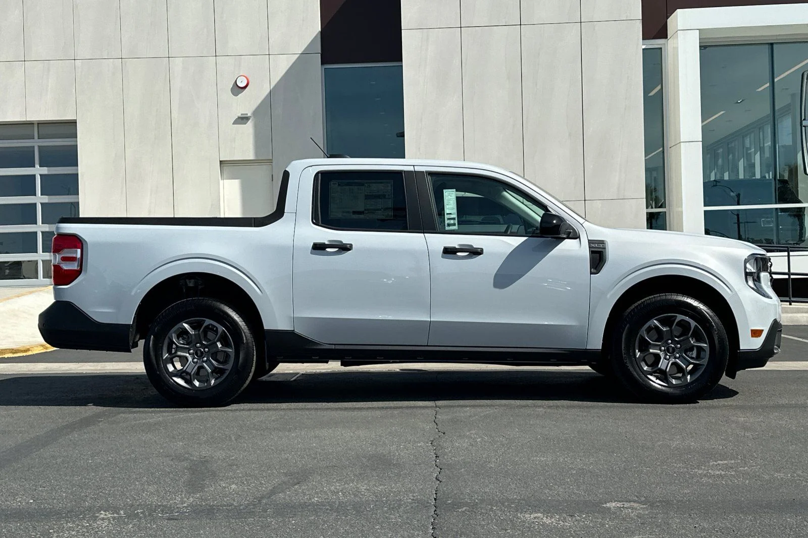 New 2026 Space White Metallic Ford XLT image 2