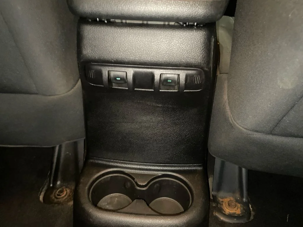 Used 2012  Jeep Rubicon image 26