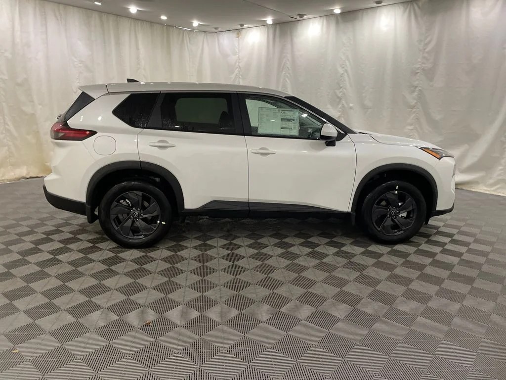 New 2026 Everest White Pearl TriCoat Nissan SV image 4