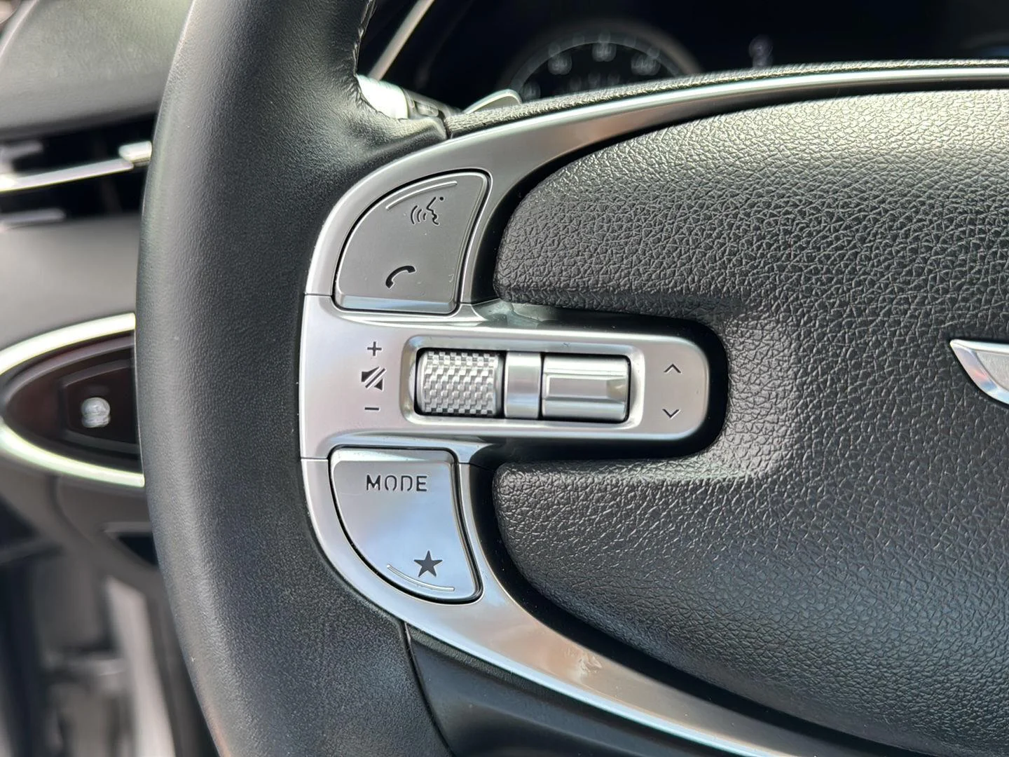 2023 GENESIS GV70 Standard - Photo 31