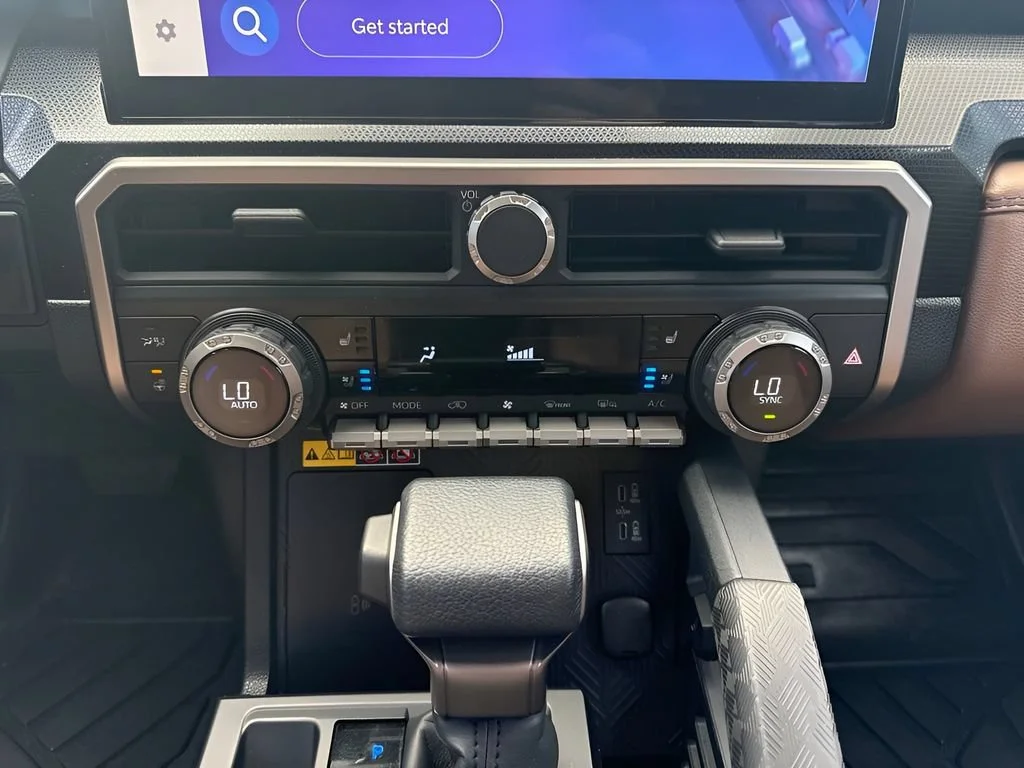 Used 2025  Toyota SR5 image 18