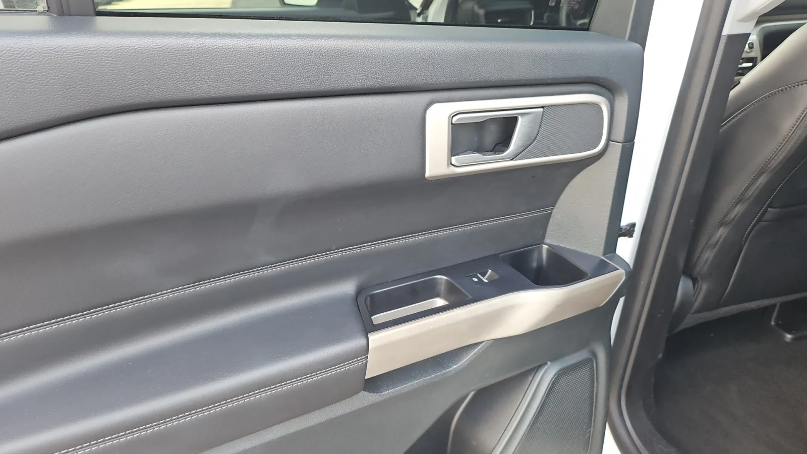 Used 2023 White Ford XLT image 15