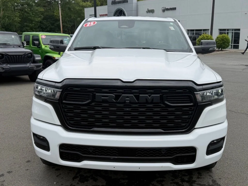 Used 2025 White Ram Big Horn/Lone Star image 9