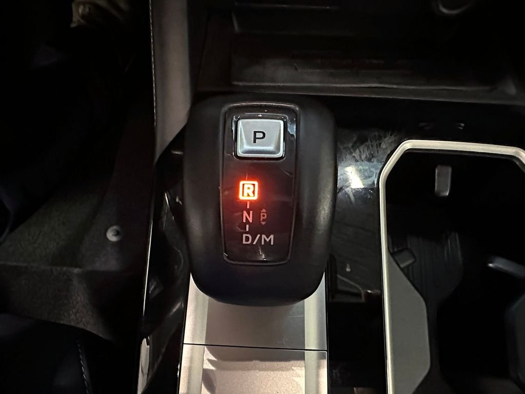 Used 2025 Silver Mitsubishi  image 31