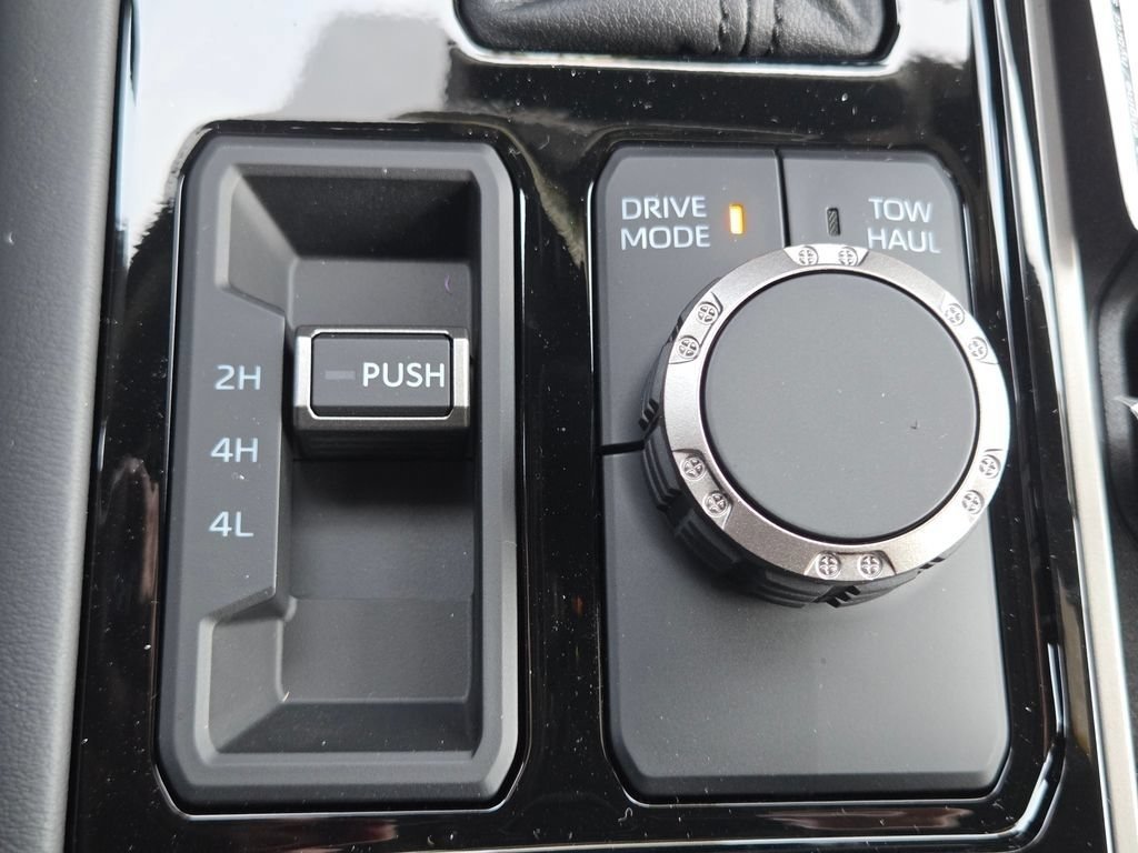 New 2026 Wind Chill Pearl Toyota Platinum image 16