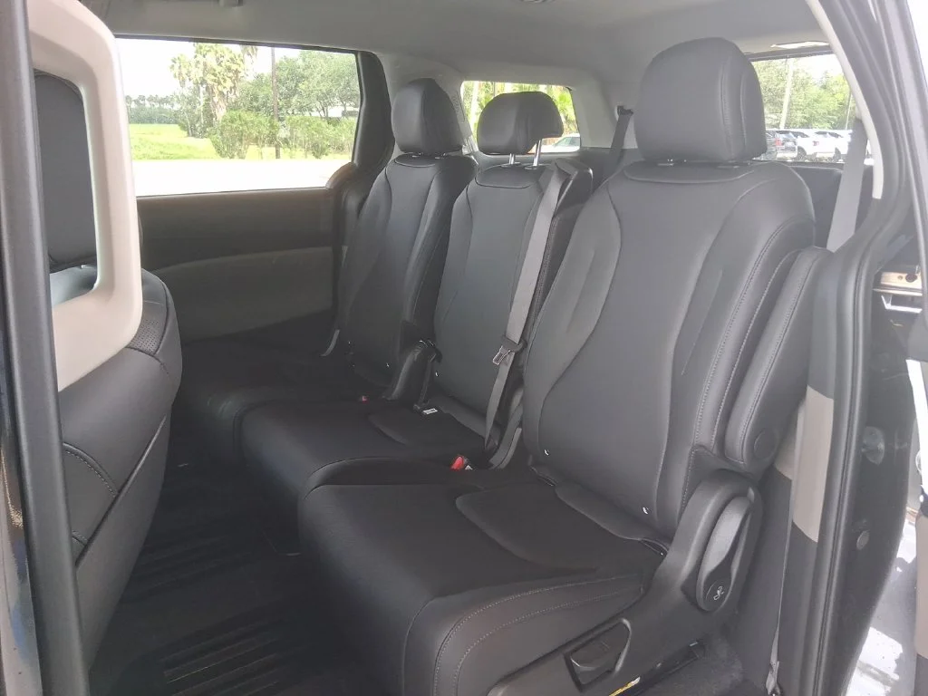 Used 2026  Kia LXS image 19