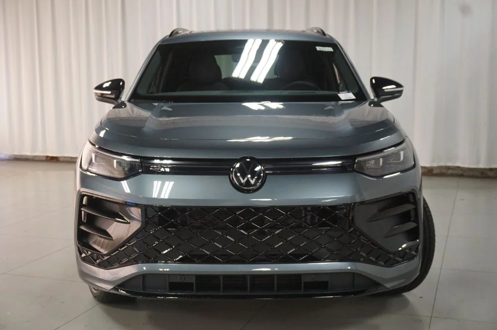 New 2026 Gray Volkswagen 2.0T SE R-Line Black image 5