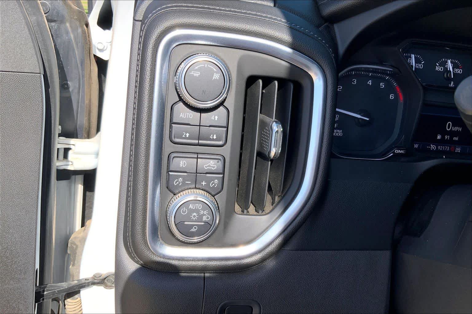 Used 2019 Summit White GMC SLT image 33