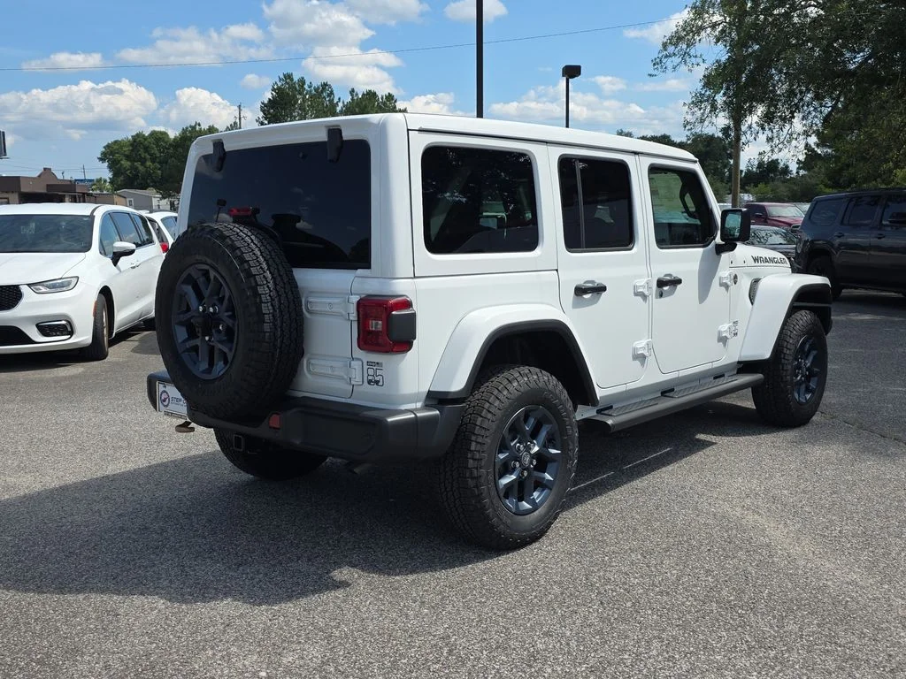 New 2026 Bright White Clear-Coat Exterior Paint Jeep  image 6