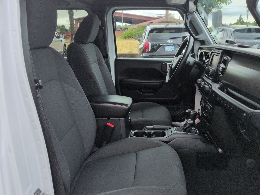 Used 2018 Bright White Clearcoat Jeep Unlimited Sport image 28