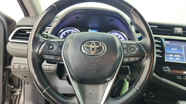 Used 2018 Gray Toyota SE image 21