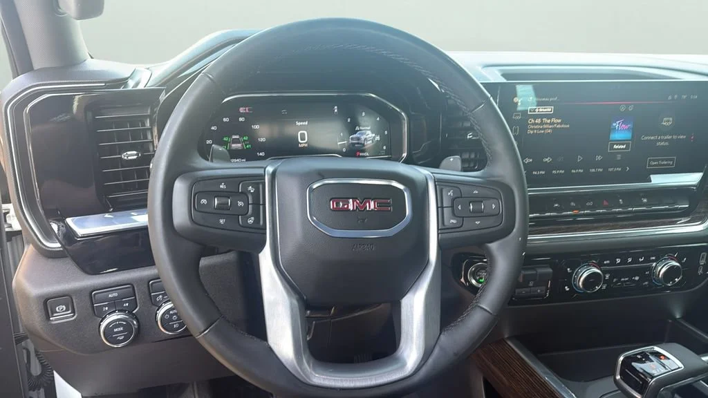Used 2024 Summit White GMC Elevation image 10