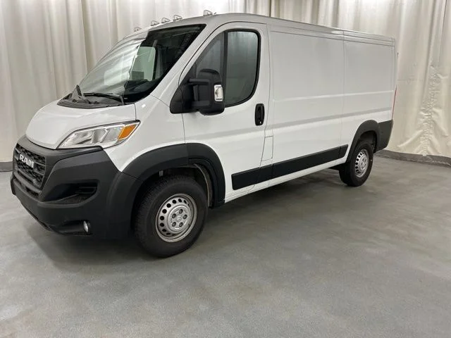 Used 2025 White Ram Base image 3