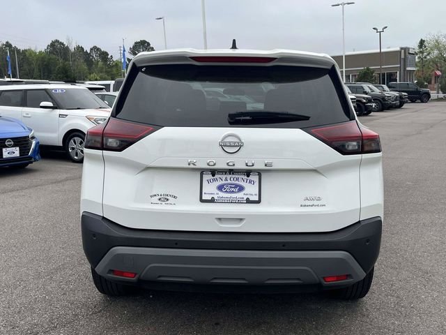 Used 2023 White Nissan S image 4