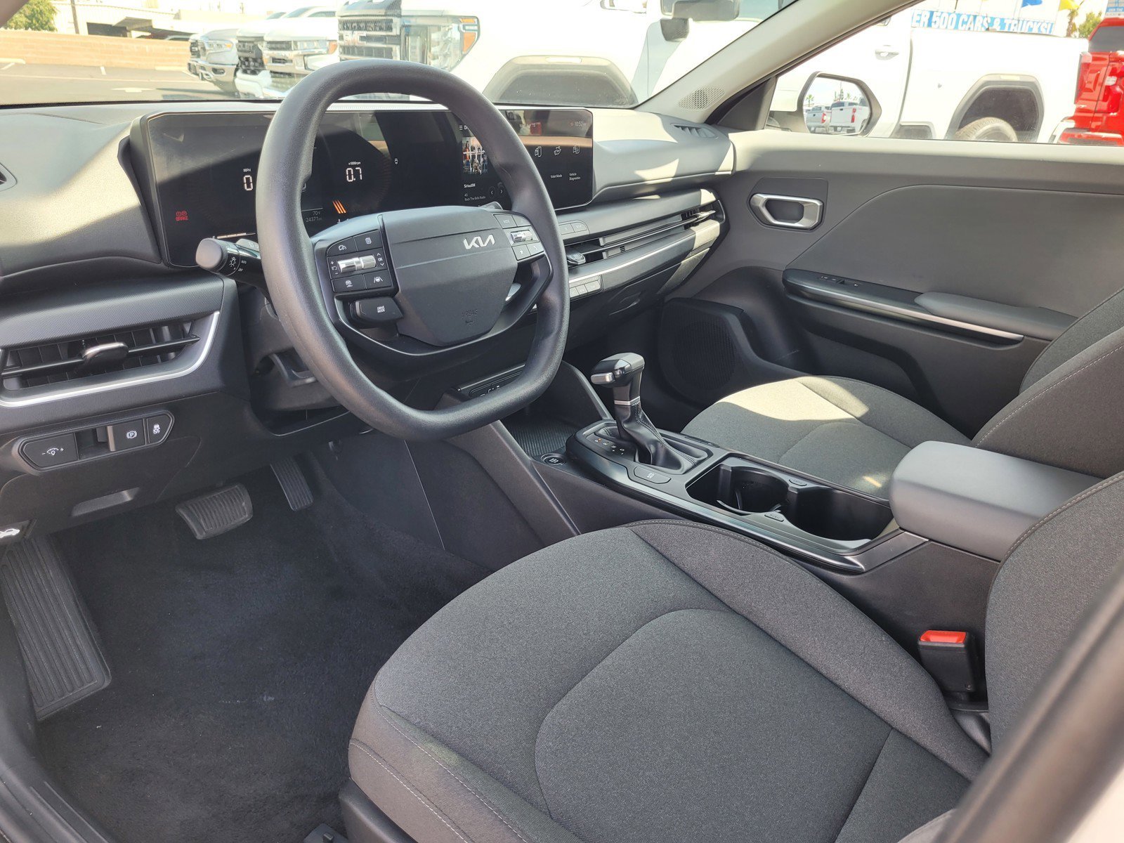 2025 Kia K4 LXS - Photo 9