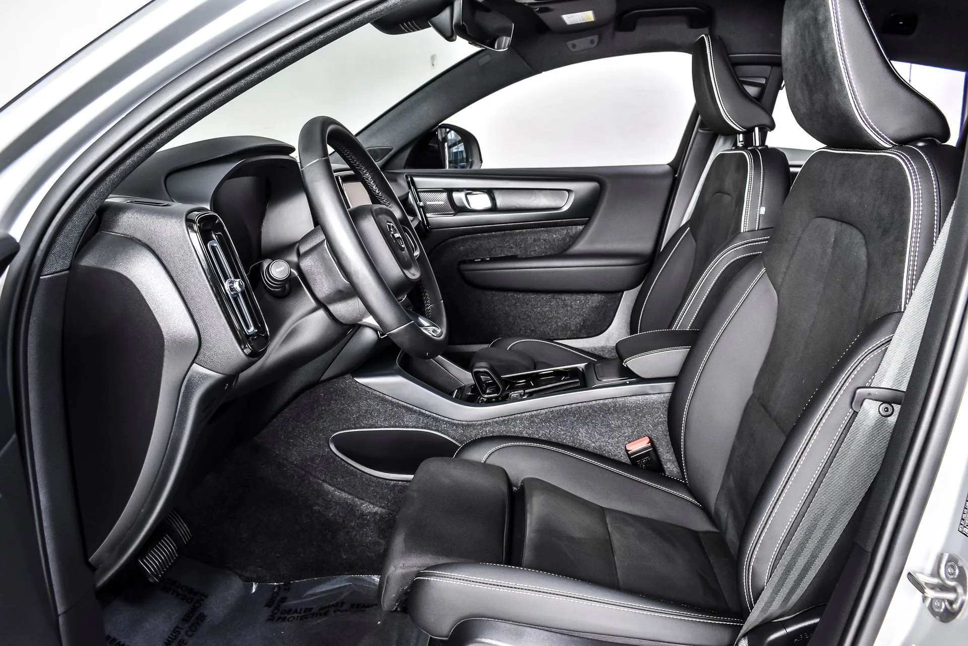 Used 2023 Silver Volvo Ultimate image 12