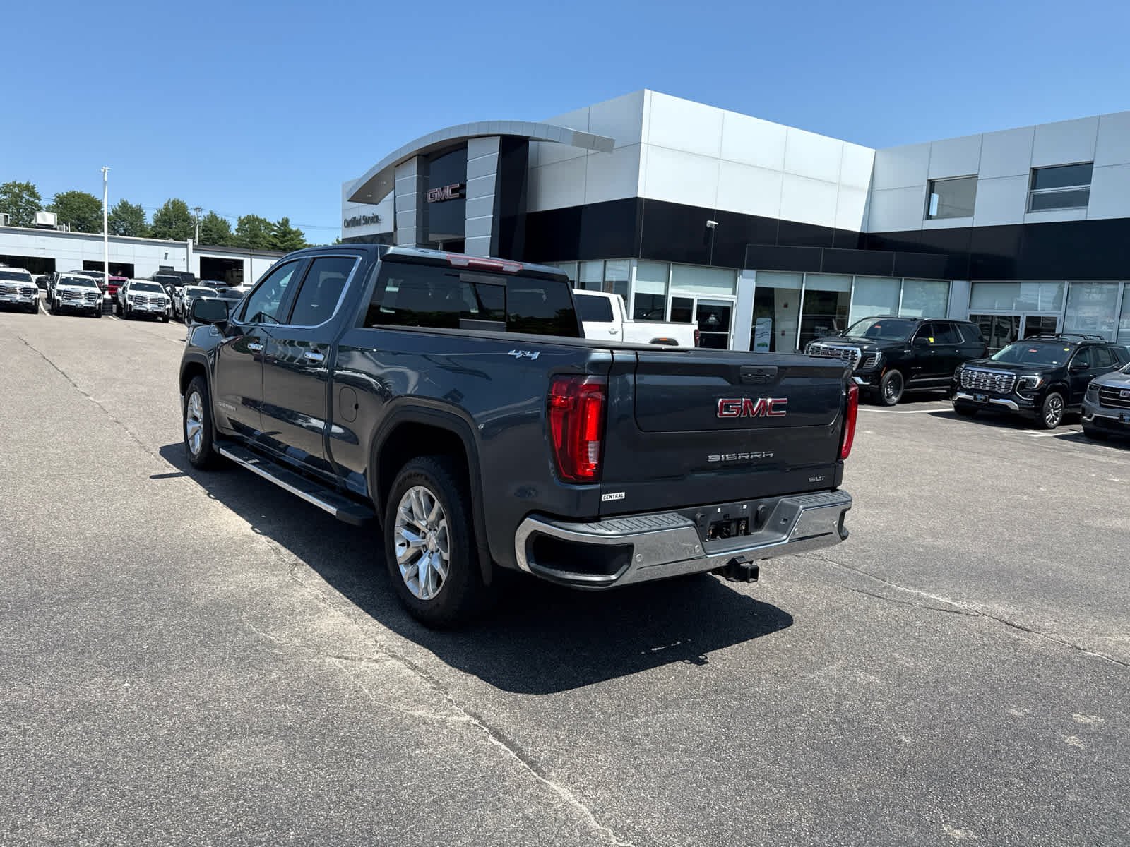 Used 2019 DARK SKY METALLIC GMC SLT image 3