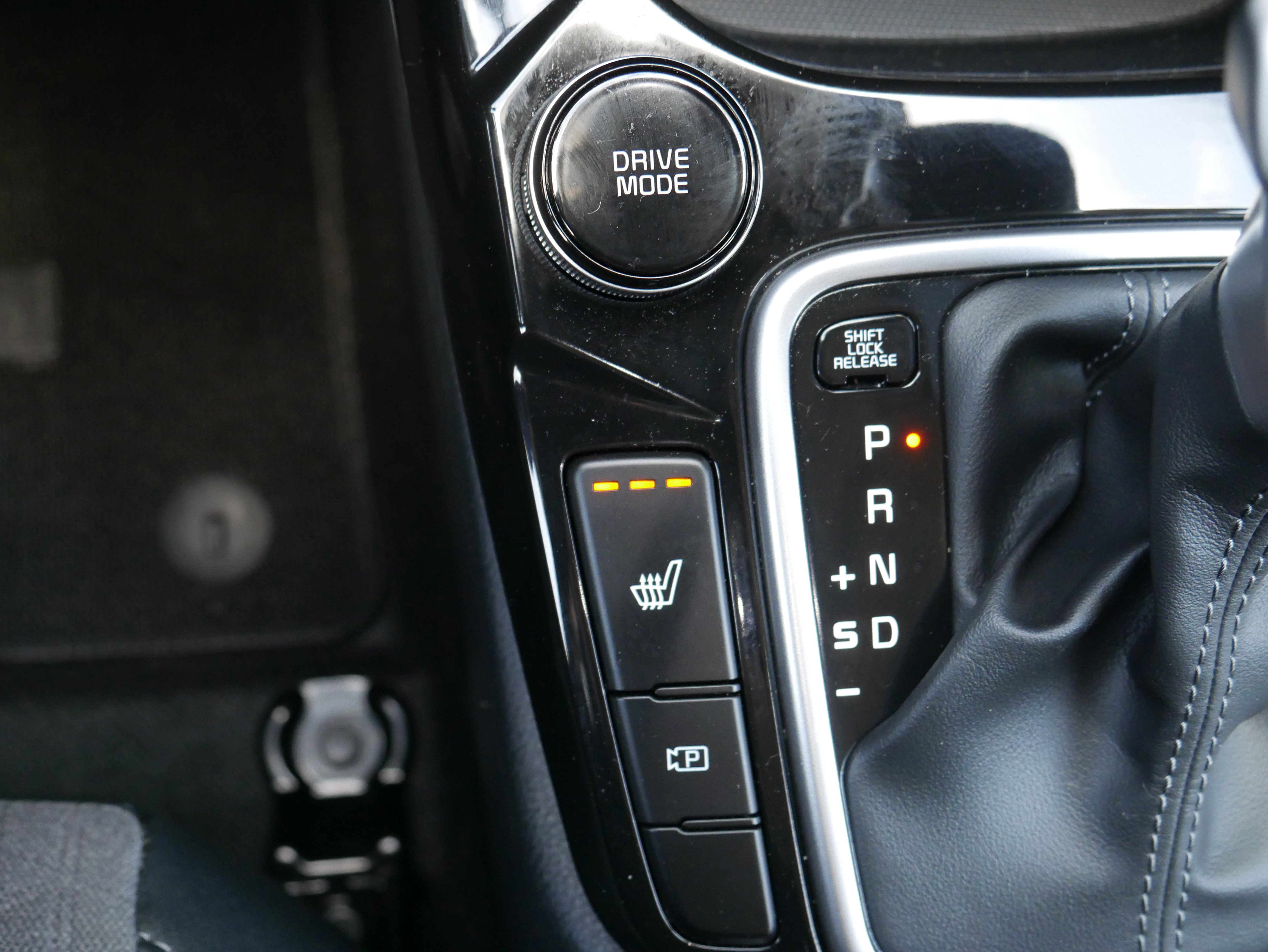 Used 2025 Neptune Blue Kia X-Line image 23