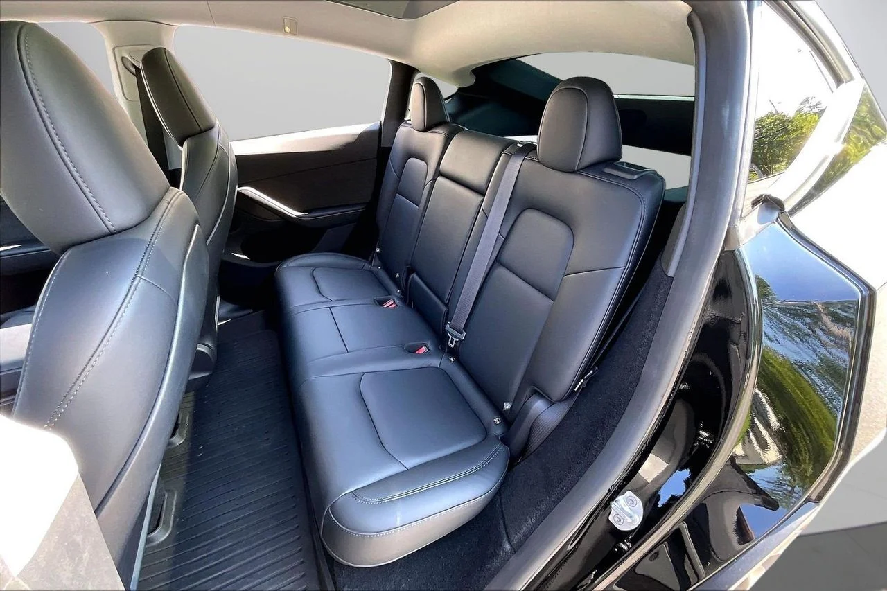 Used 2025  Tesla Performance image 24