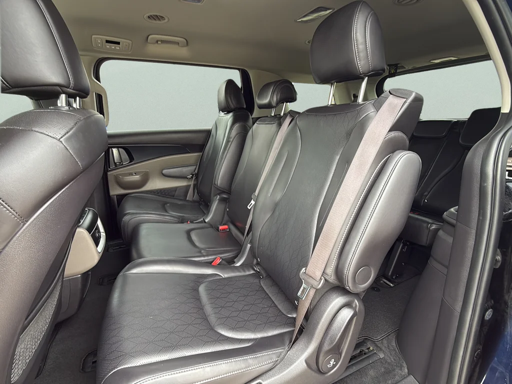 Certified Used 2025 Deep Chroma Blue Kia LXS image 15