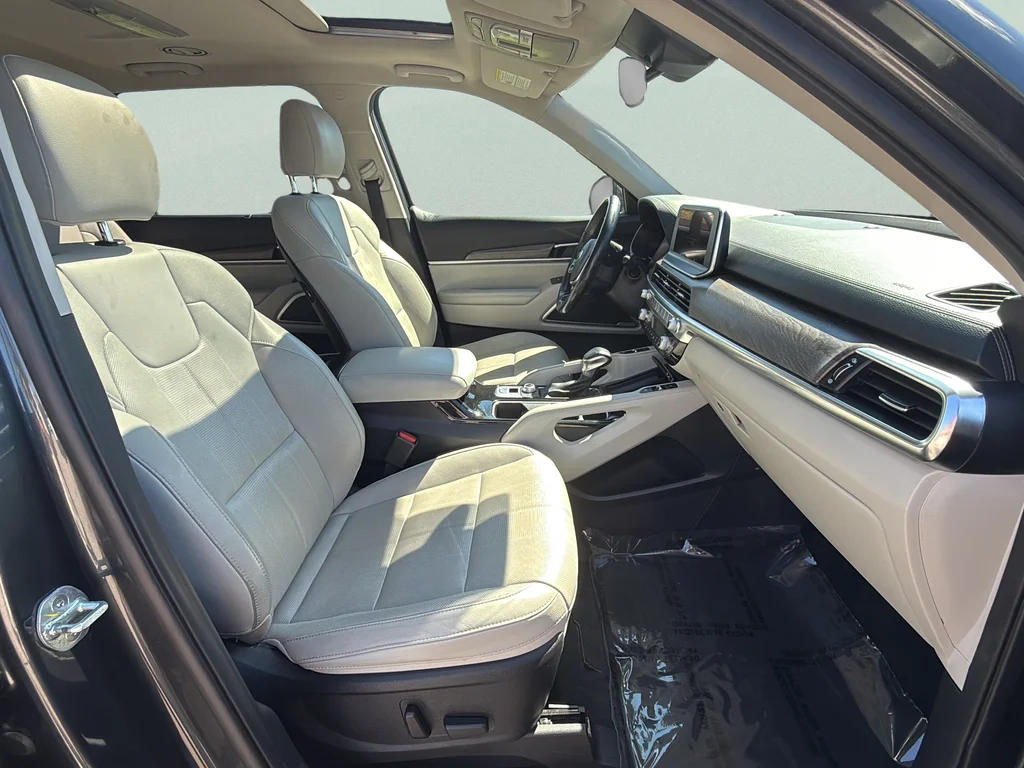 Used 2020 Gravity Gray Kia EX image 15