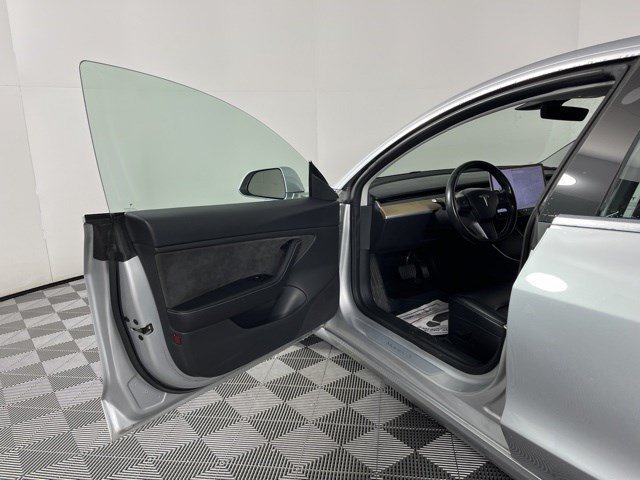 Used 2018 Silver Tesla Long Range Battery image 11