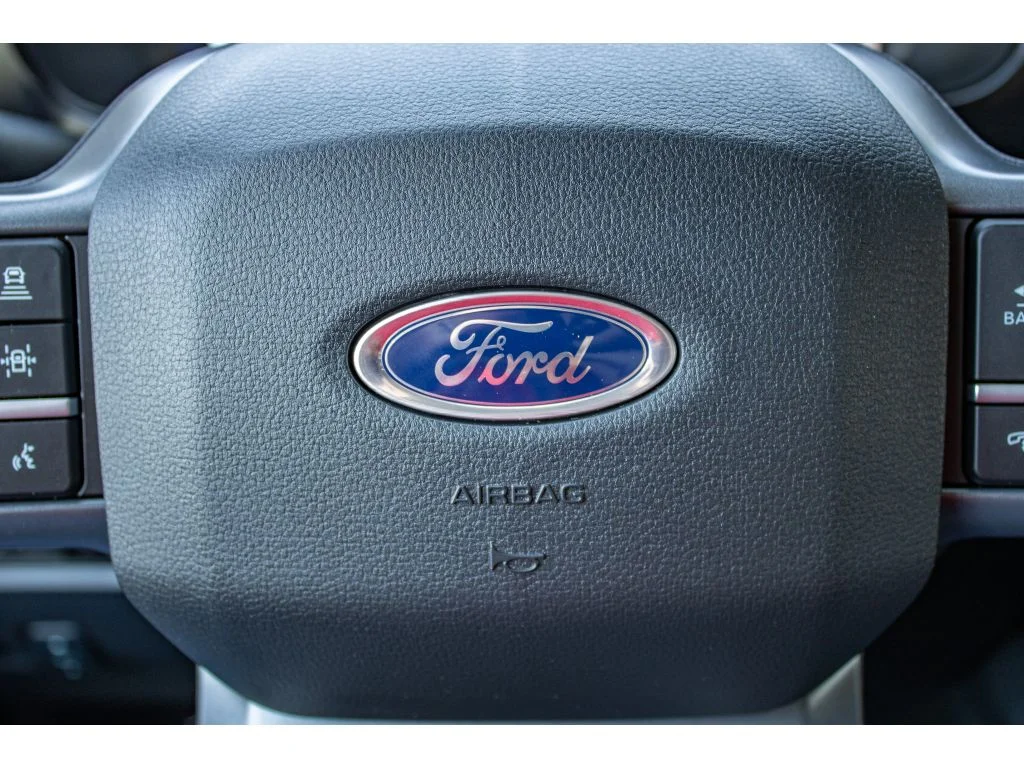 New 2026 Oxford White Ford LARIAT image 43