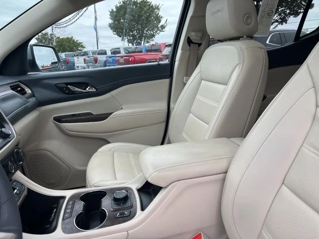 Used 2023 Silver GMC Denali image 10