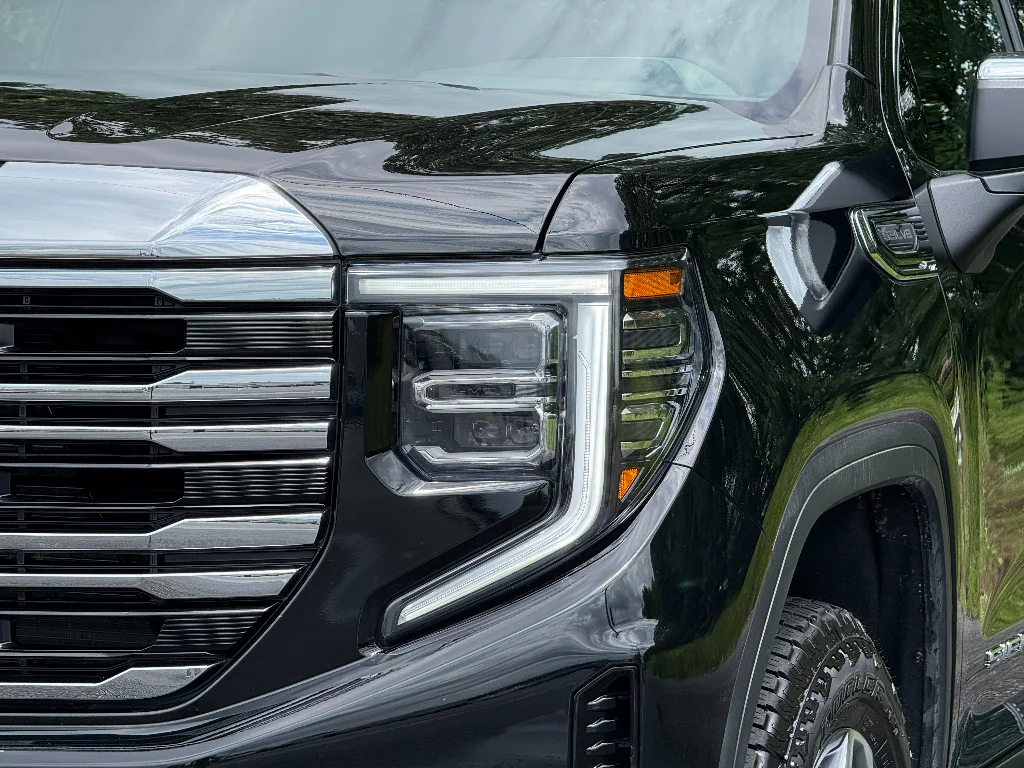 2026 GMC Sierra 1500 SLT - Photo 13