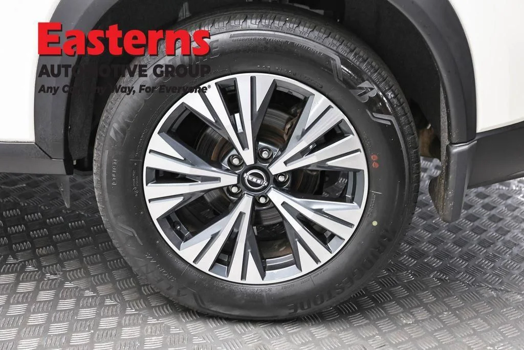 Used 2023 White Nissan SV image 10