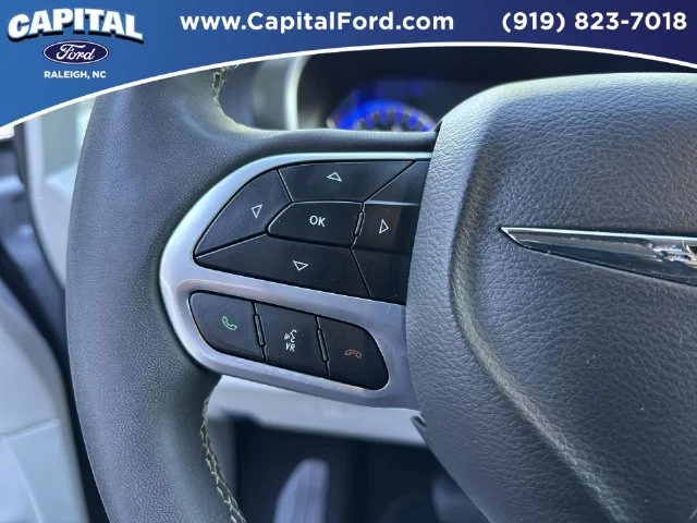 Used 2024 Silver Chrysler Touring L image 22