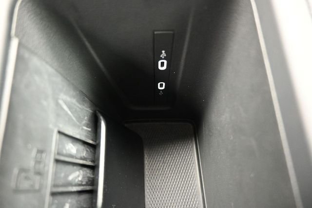 Used 2025  Volkswagen 2.0T S image 31