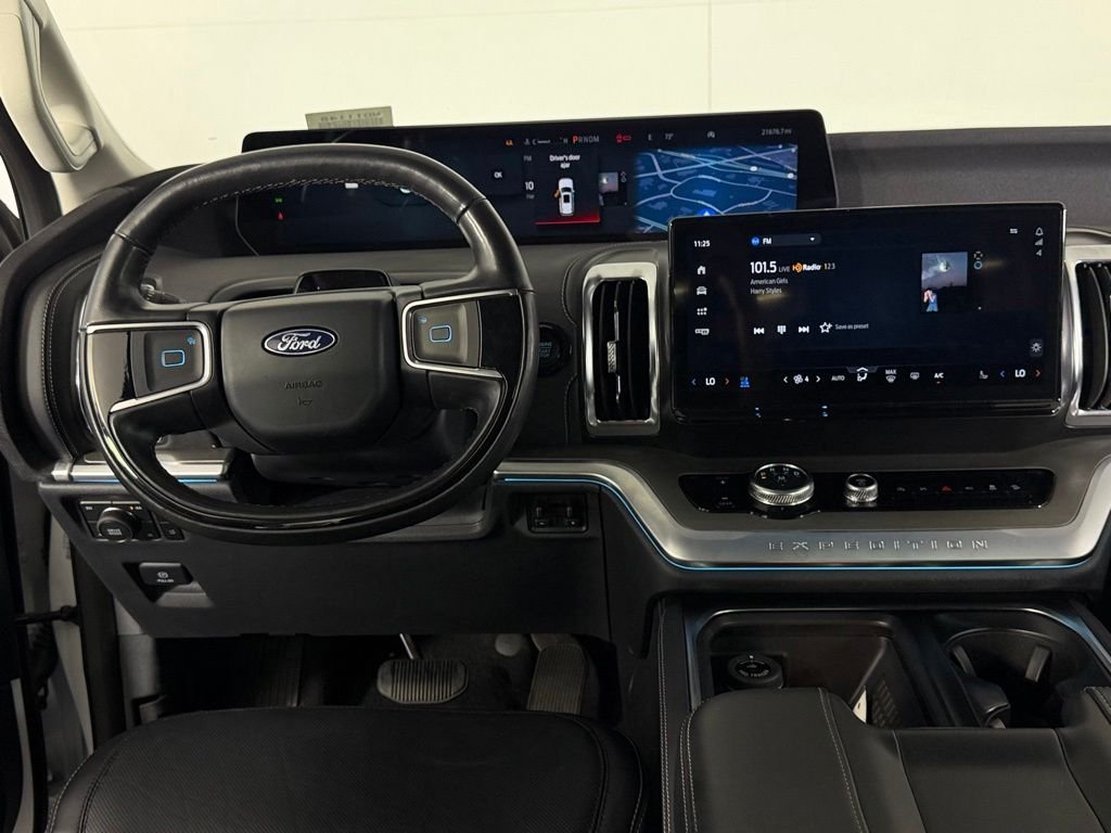 Used 2025 White Metallic Ford Platinum image 13