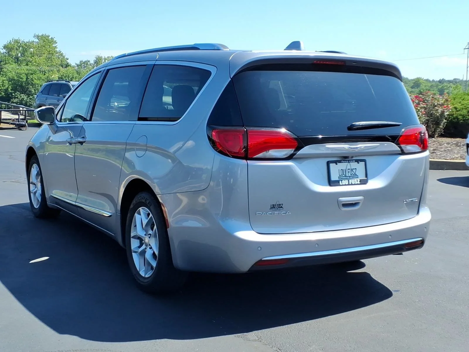 Used 2019 Billet Silver Metallic Clearcoat Chrysler Limited image 44