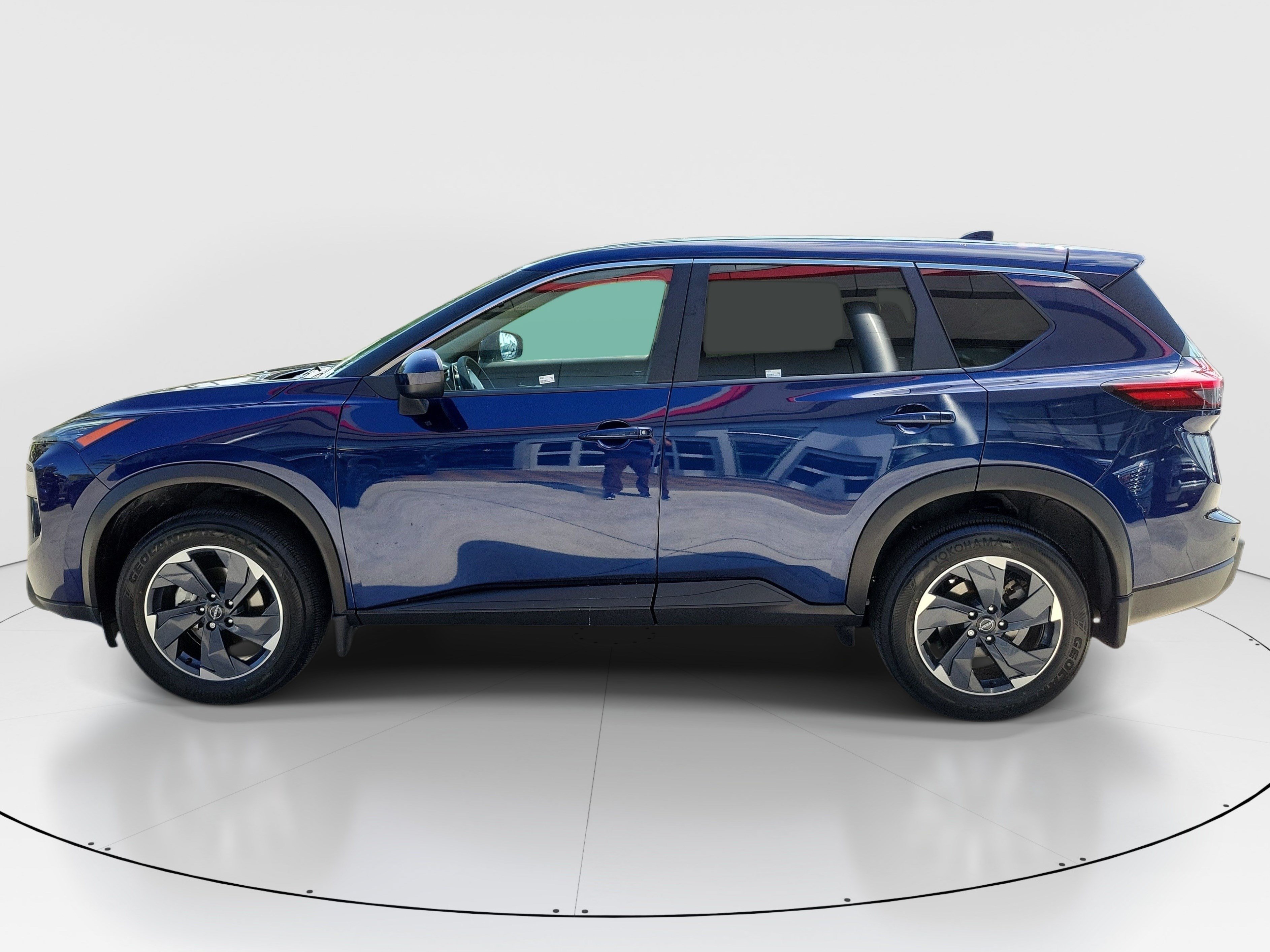 Used 2025 Deep Ocean Blue Pearl Nissan SV image 4