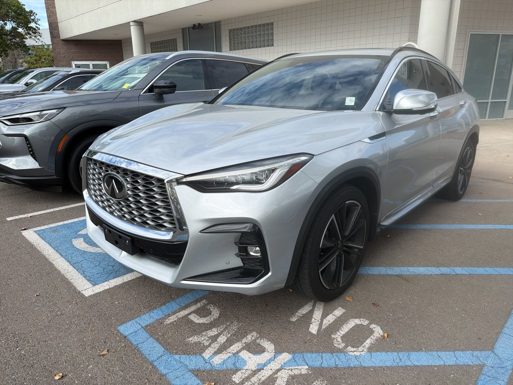 Used 2022 Liquid Platinum INFINITI ESSENTIAL image 1