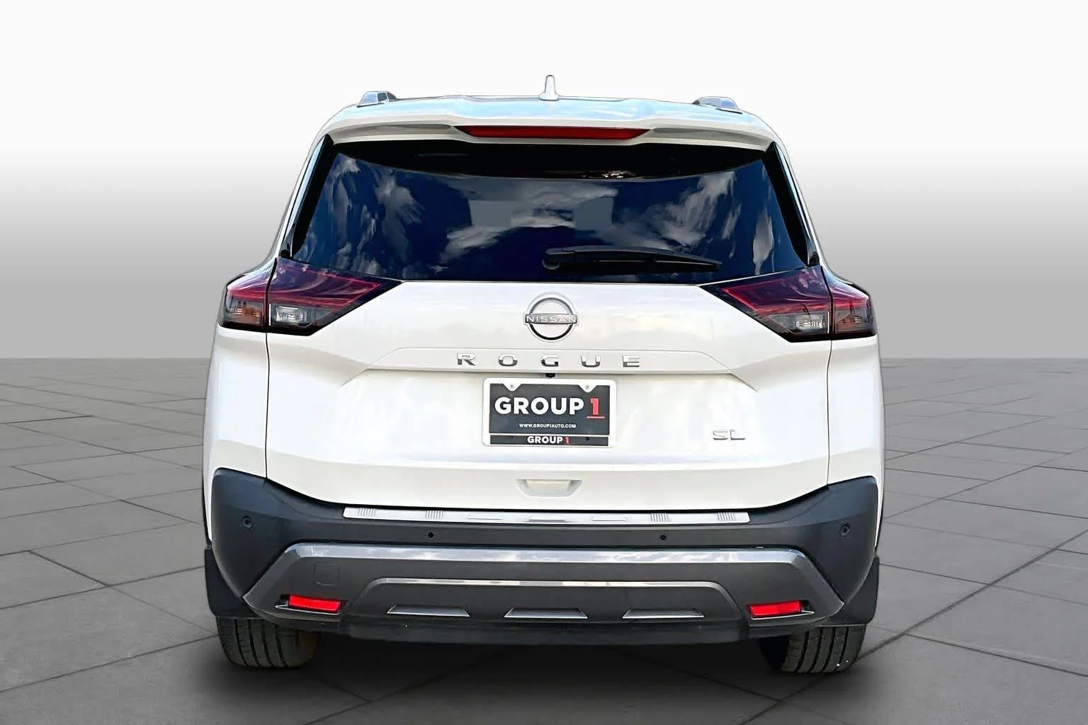 Used 2023 Pearl White Tricoat Nissan SL image 5