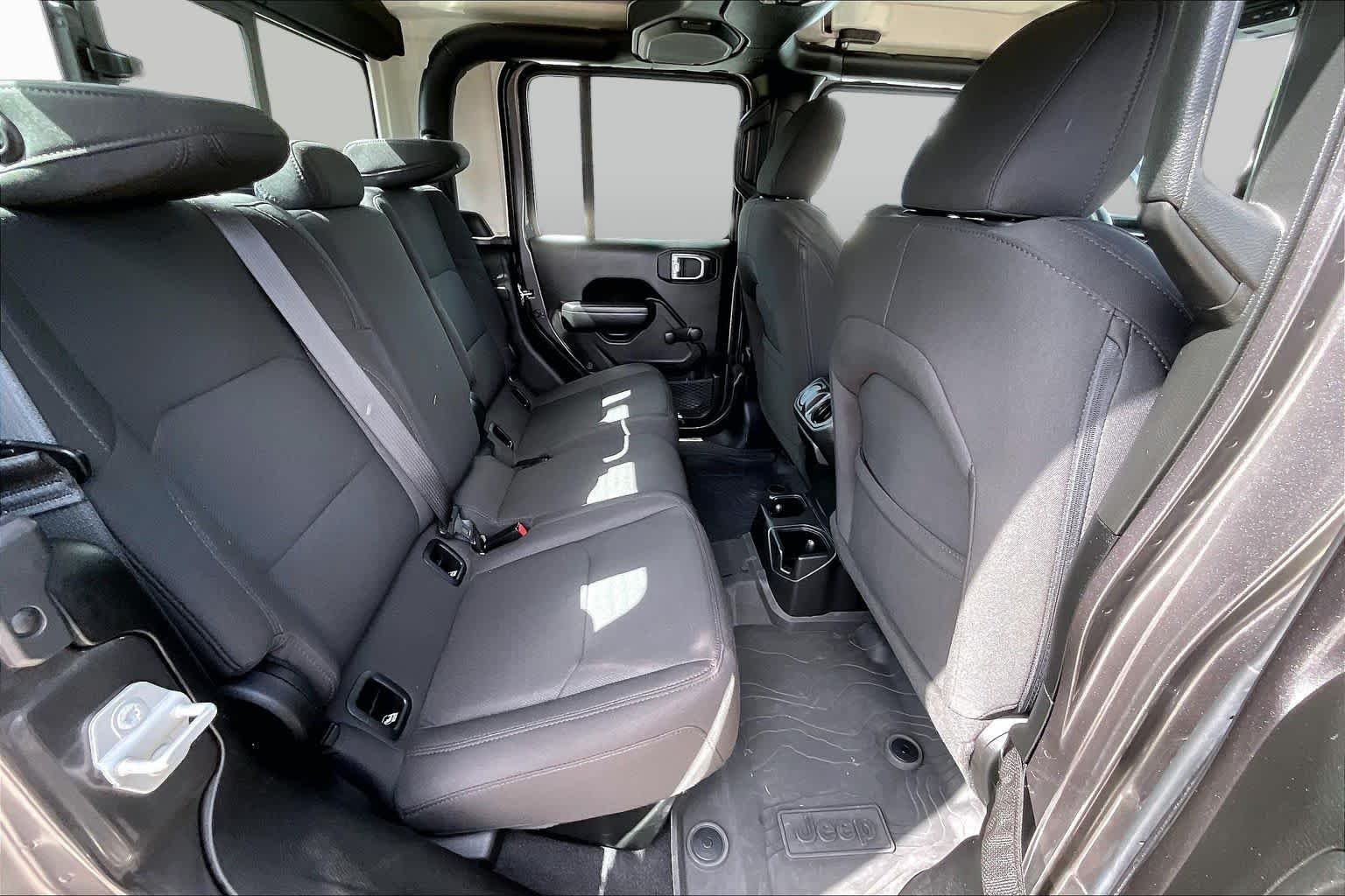 Used 2023 Granite Crystal Metallic Clearcoat Jeep Sport image 18