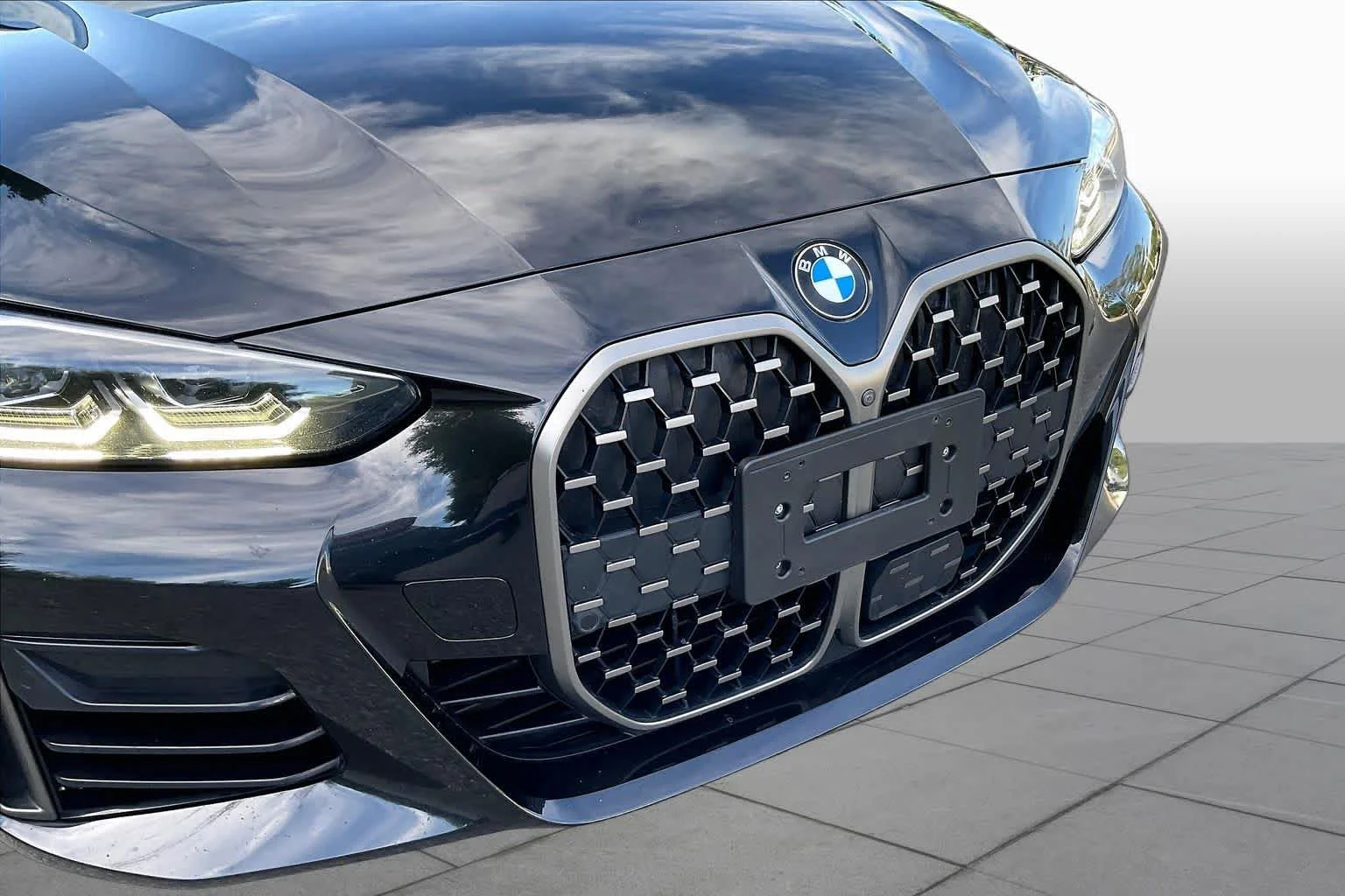 Used 2022 Black Sapphire Metallic BMW M440i xDrive image 29