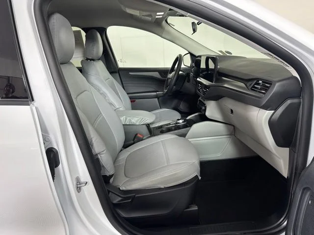Certified Used 2025 Oxford White Ford Active image 4