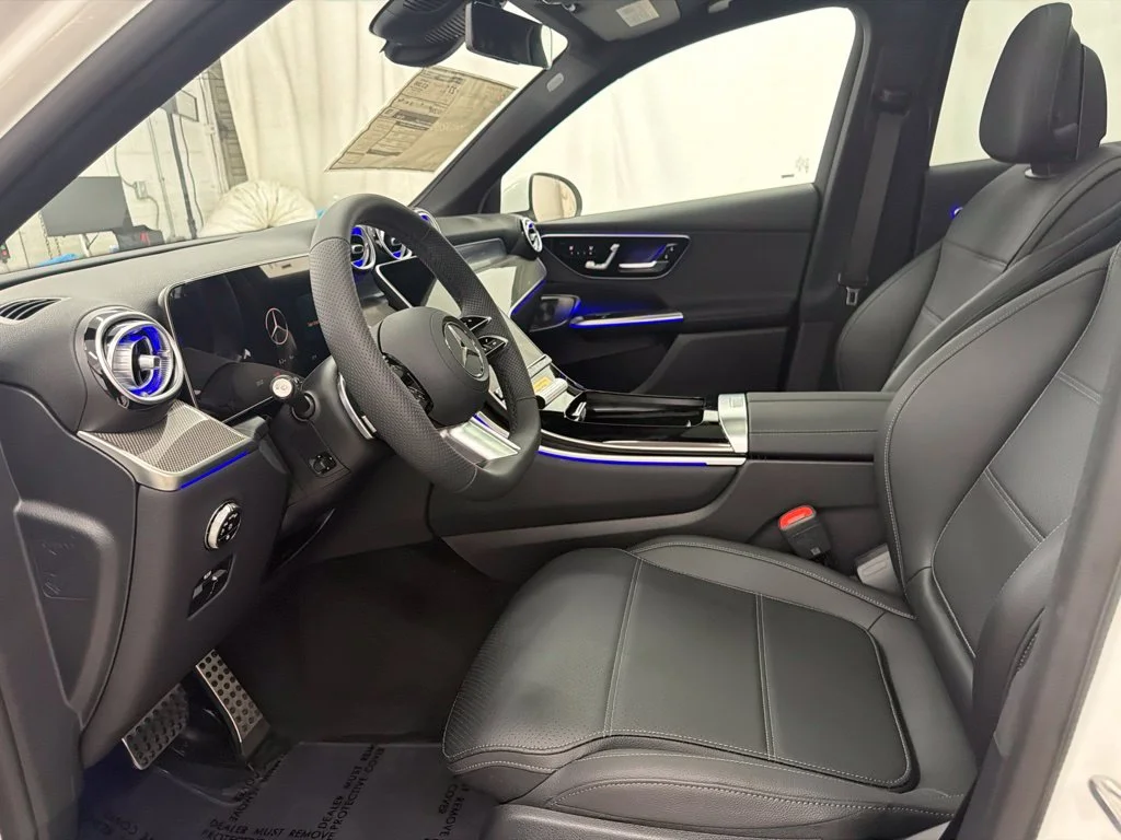 New 2027 White Mercedes-Benz GLC 300 image 13