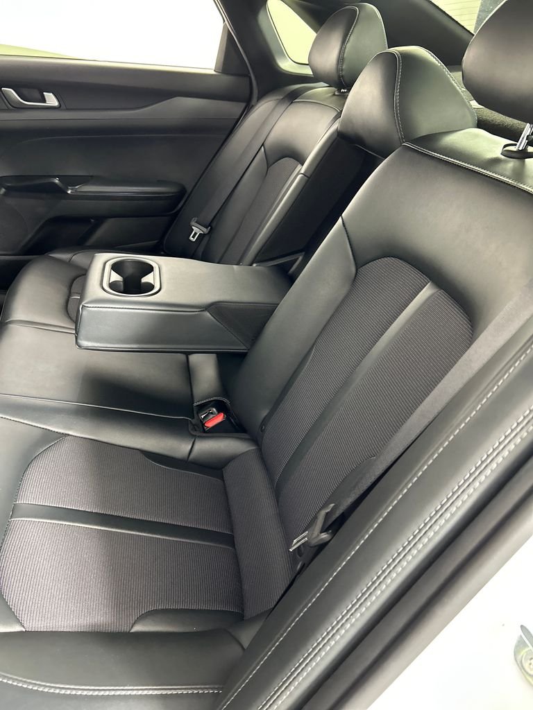Used 2023 White Kia GT-Line image 17