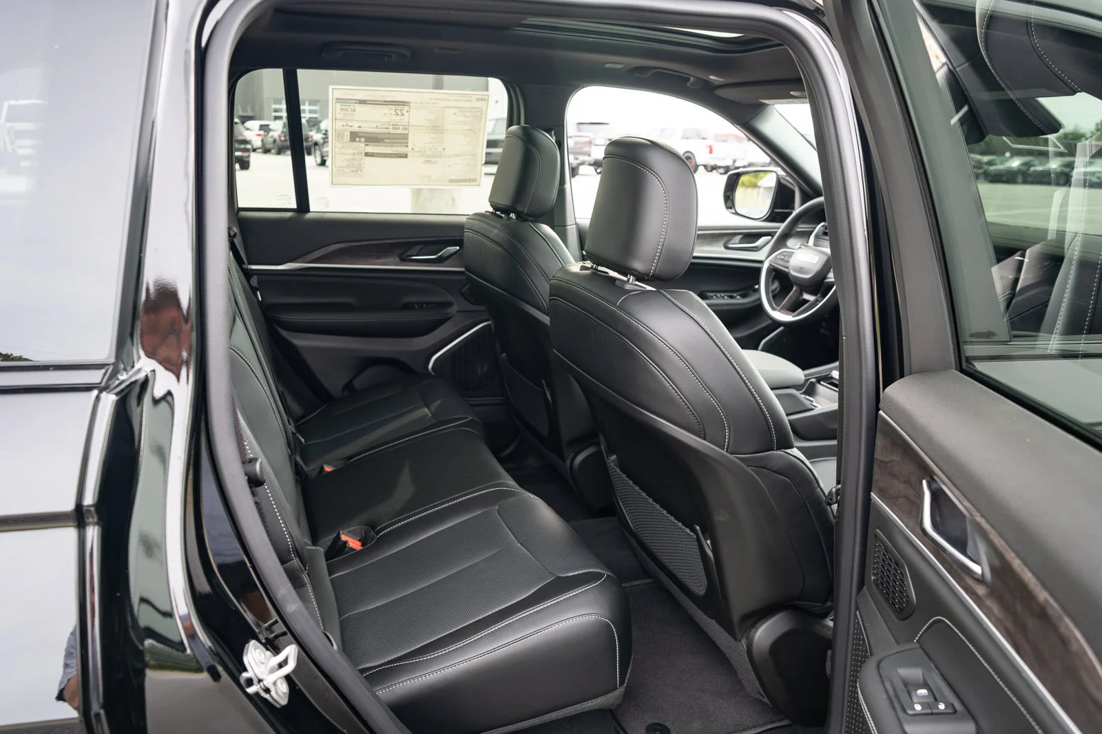New 2027 High-Gloss Black Paint Jeep Limited Reserve image 21