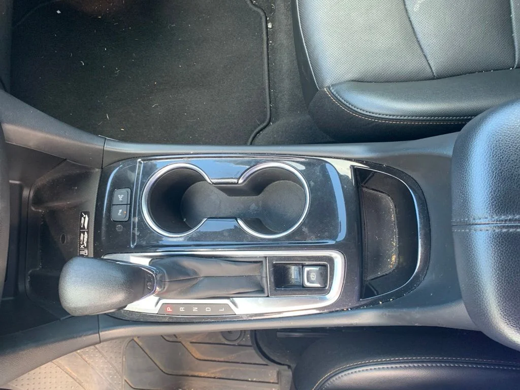 Used 2022 Silver Chevrolet Premier image 11