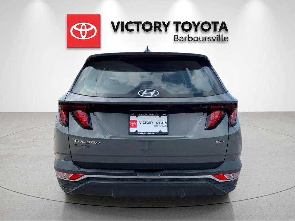 Used 2024 Gray Hyundai SE image 4