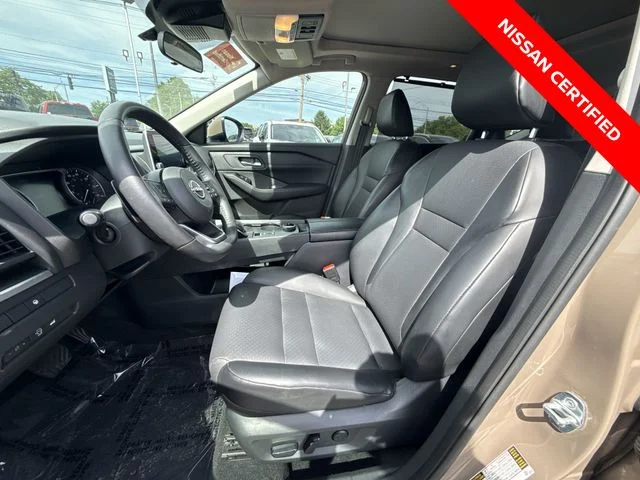 Used 2024 Beige/tan Nissan SV image 11