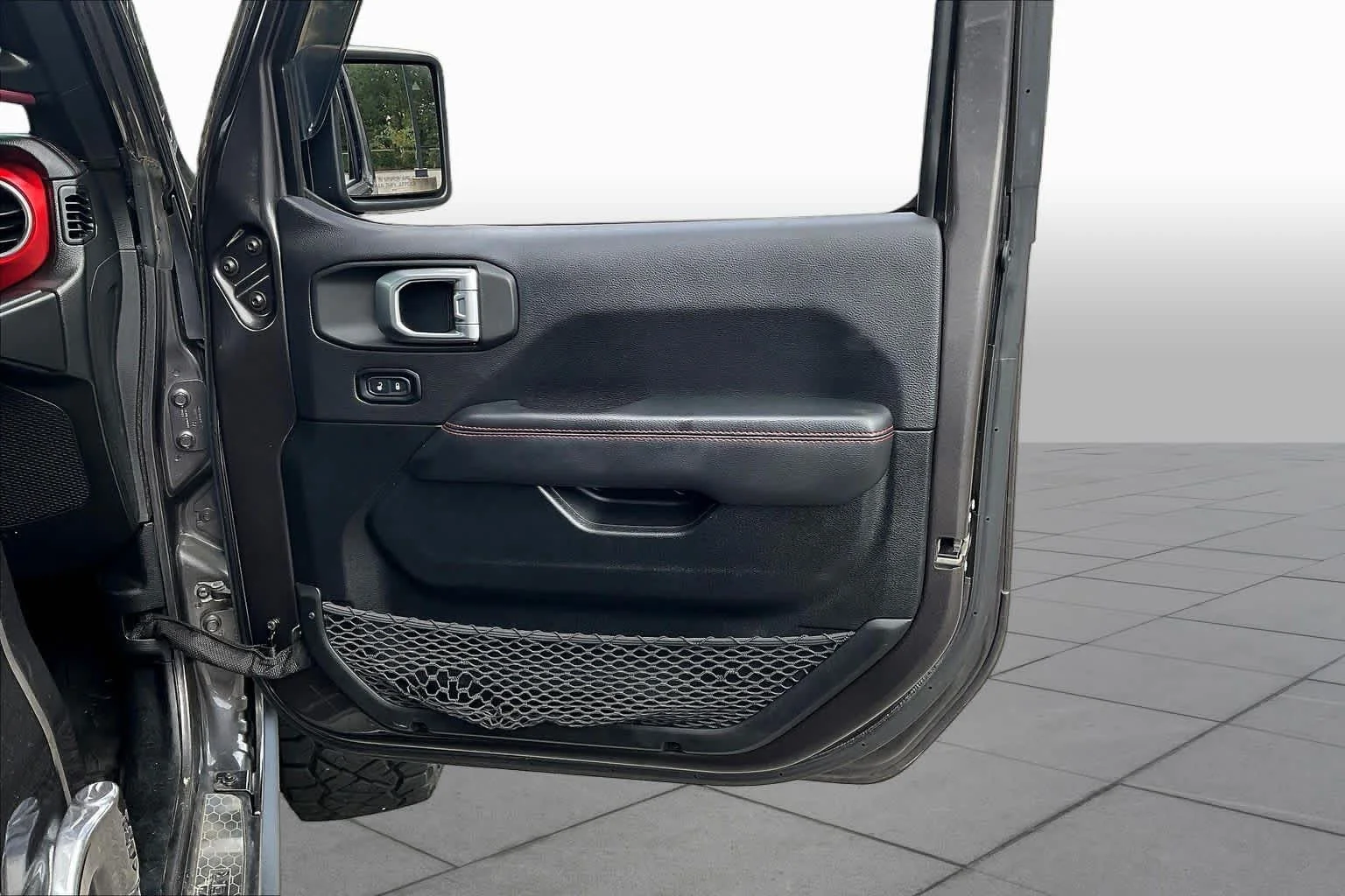 Used 2020 Granite Crystal Metallic Clearcoat Jeep Rubicon image 23