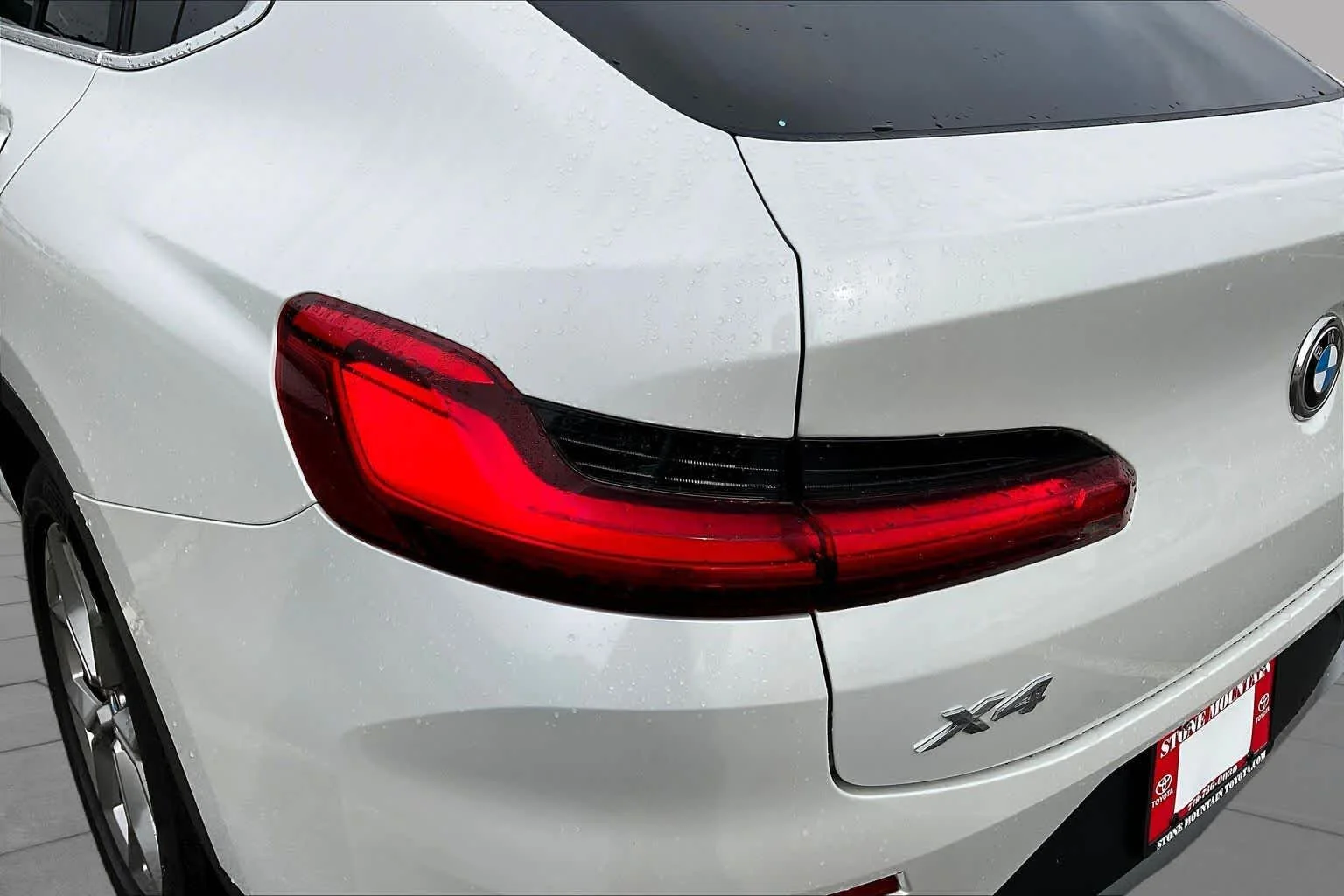 Used 2024 Alpine White BMW xDrive30i image 57