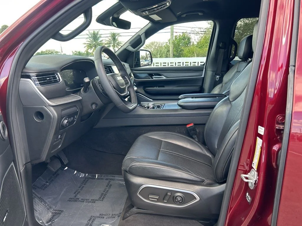 Used 2023 Red Jeep Series III image 5